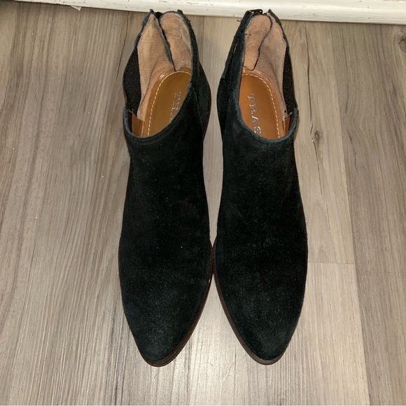 Trask black suede pointed toe ankle boots zip closure block heel - Picture 2 of 7